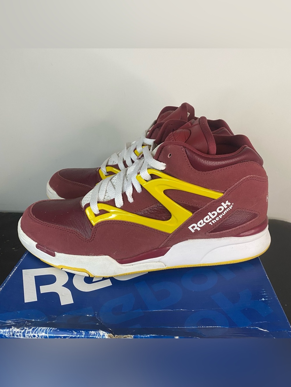 RARE Size 11 - Reebok Pump Omni Lite Burgundy Gold Yellow - Picture 4 of 10